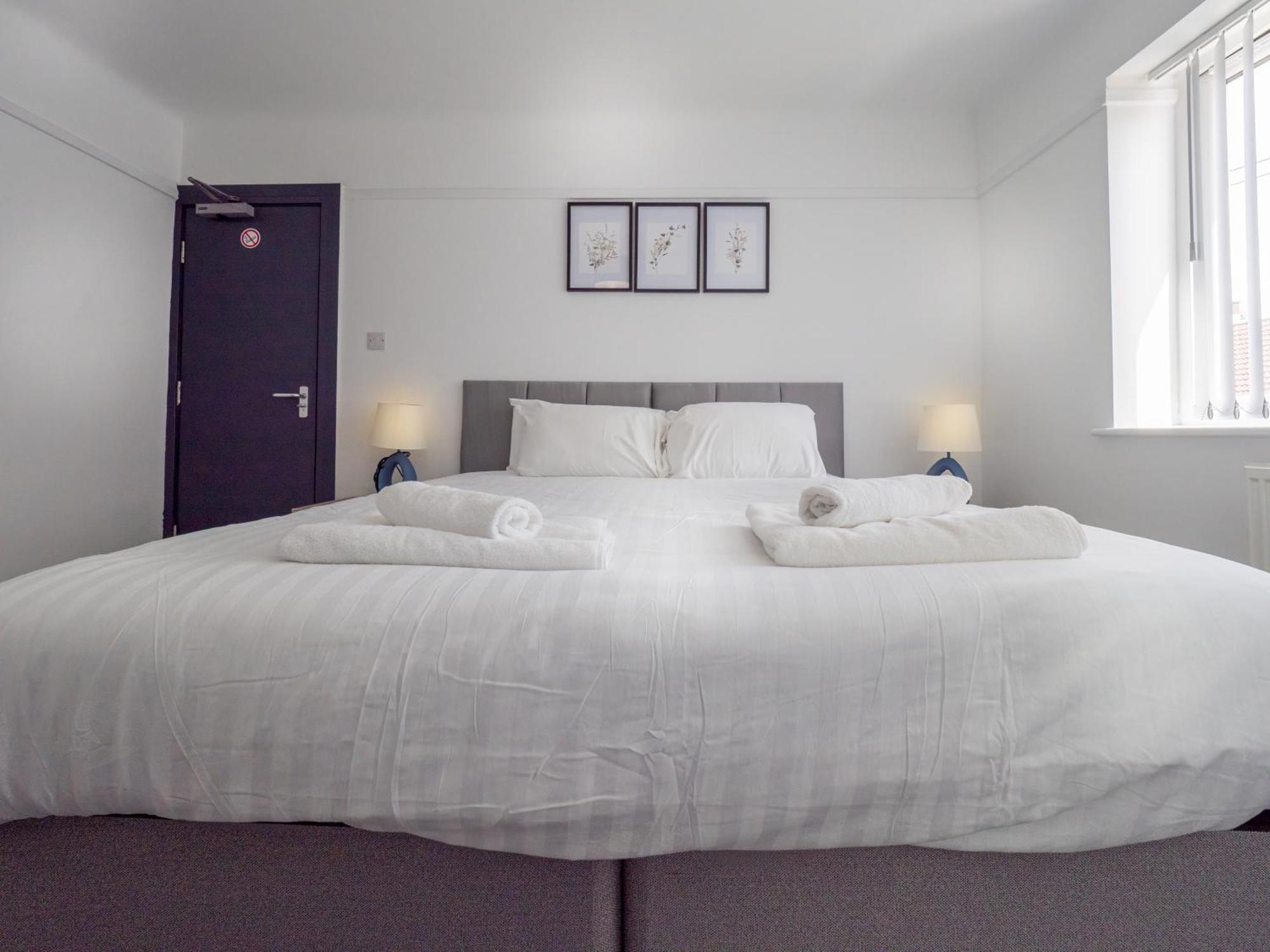3Br Haven Retreat In Wallasey With Free Street Parking Екстериор снимка